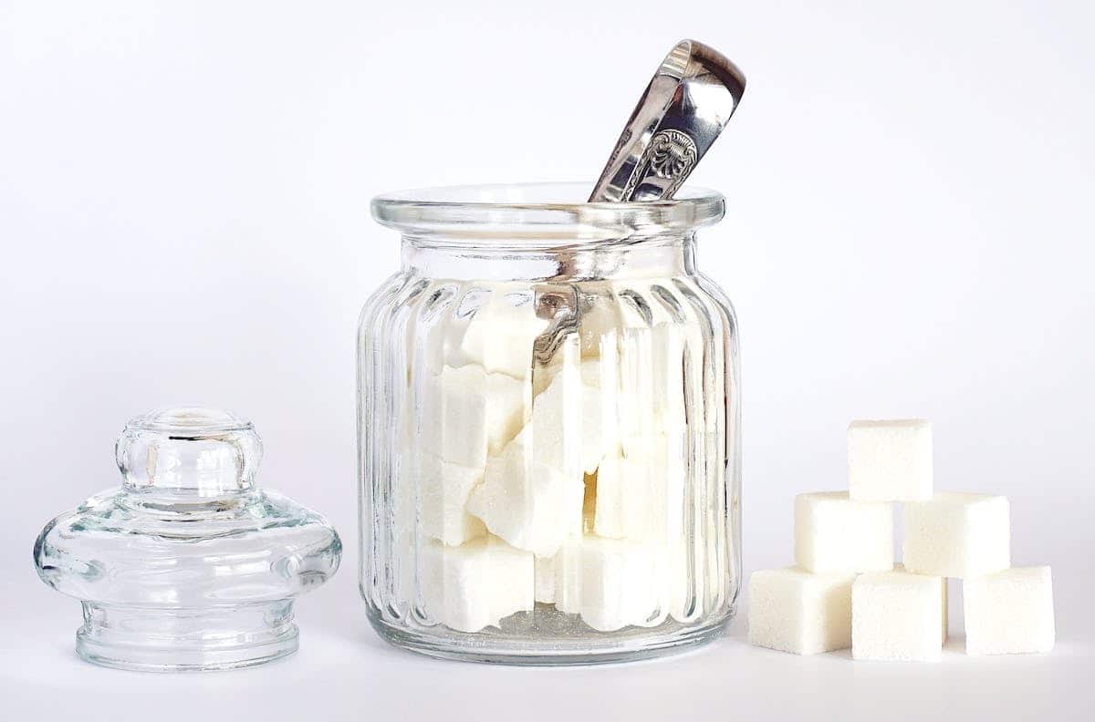 Le titre de l’article informatif sur la thématique Poids d’un morceau de sucre pourrait être : Comprendre le poids d’un morceau de sucre : ce que vous devez savoir.